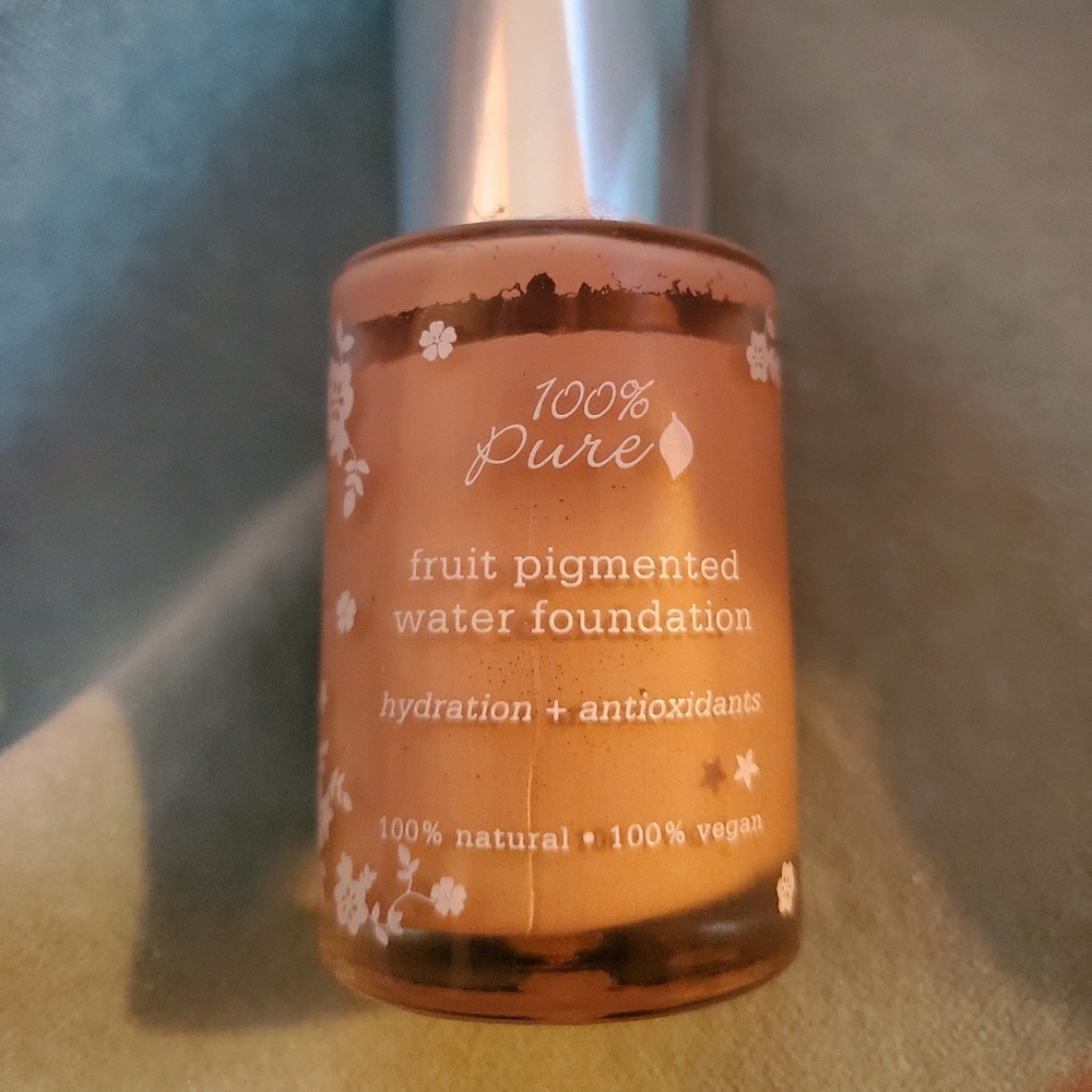 100% Pure water foundation Peach Bisque
